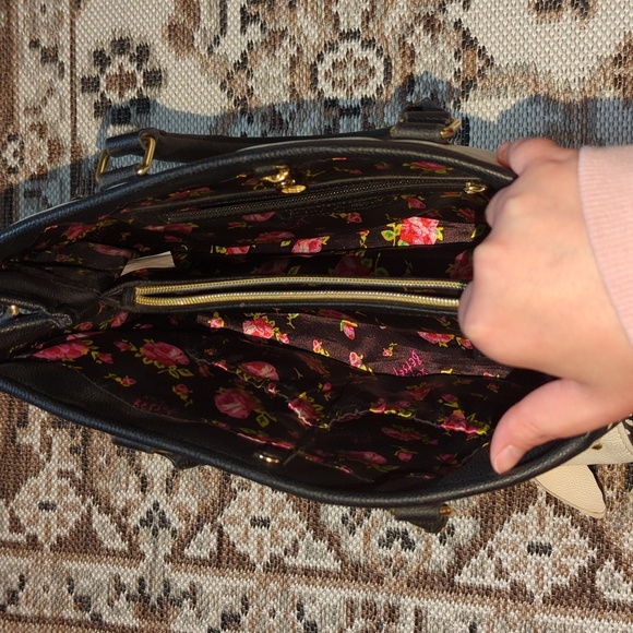 Betsey Johnson Leather Butterfly and Roses Purse Handbag - Picture 4 of 5